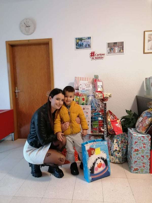 »Budi moj sveti Nikola!«: Sv. Nikola u dubrovačkom Caritasu podijelio darove djeci