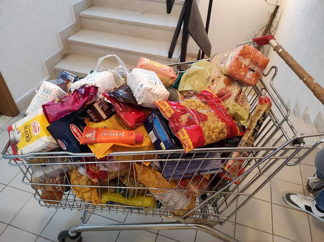 U adventskoj akciji ‘’Dodaj u košaricu’’ prikupljene 4864 namirnice za korisnike Caritasa Dubrovačke biskupije
