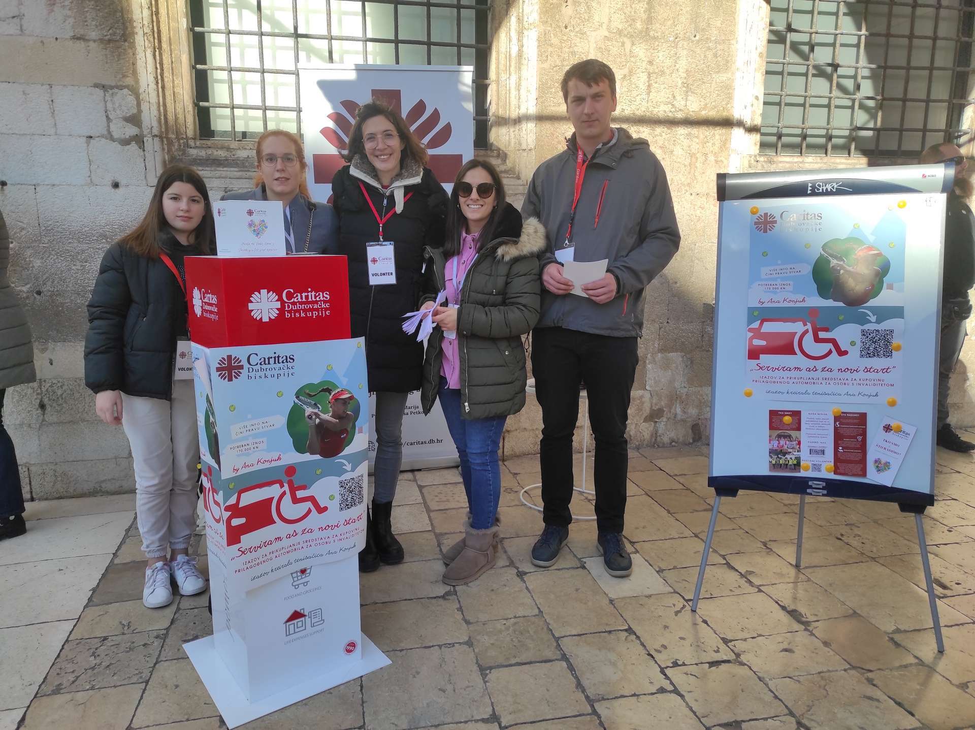 Karitativni dio Feste: Ispred Sponze prikupljeno 5251,50 kn za Caritasovu akciju ‘’Serviram as za novi start’’