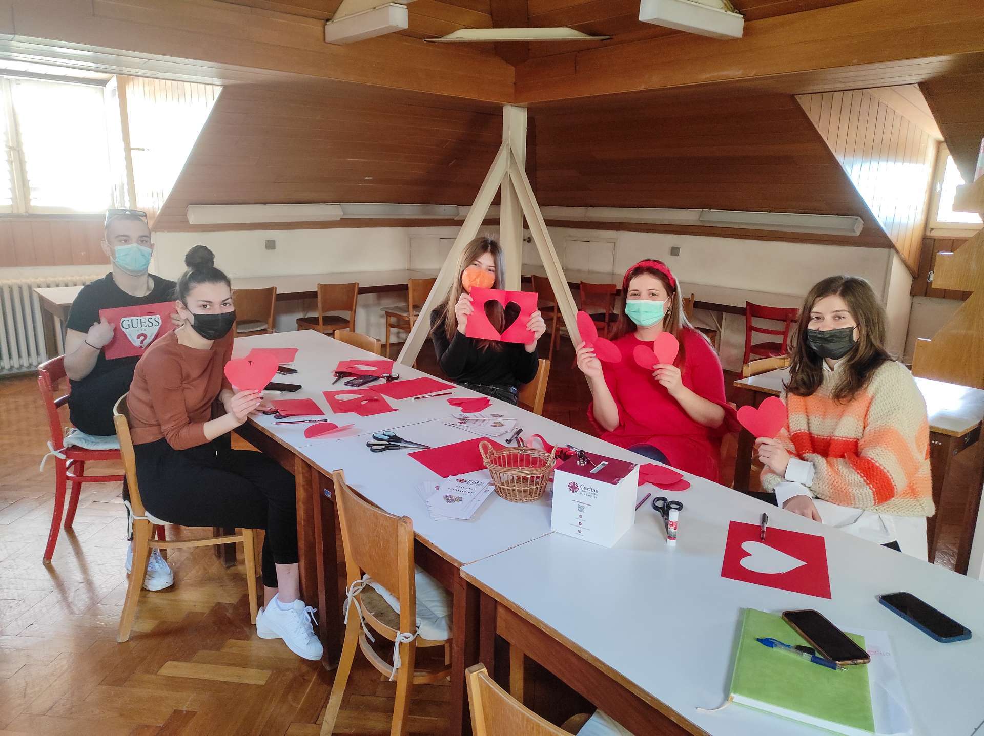 Akcija Caritasa Dubrovačke biskupije “Ljubav je…” spojila dubrovačke učenike i Caritasove korisnike