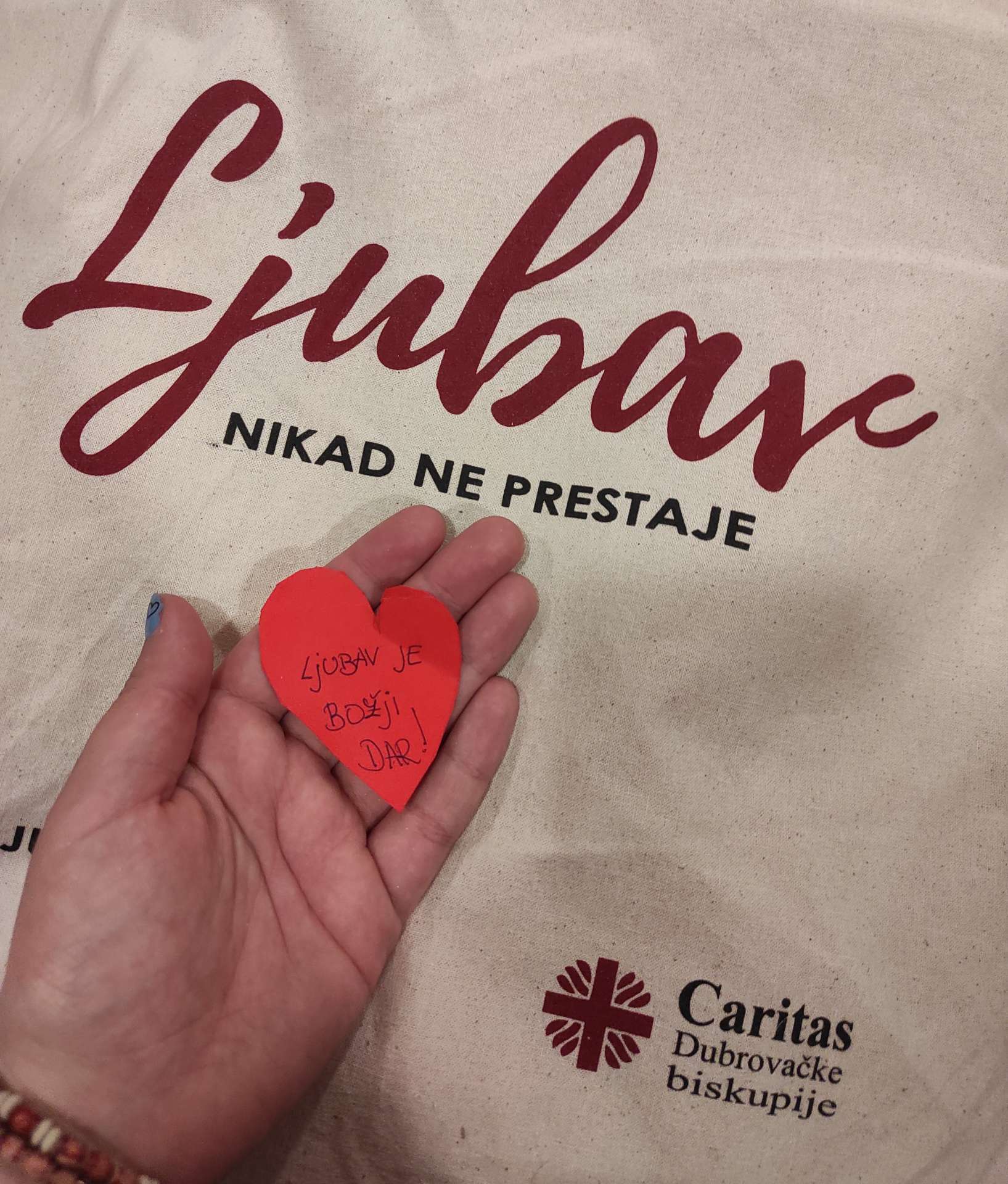 Akcija Caritasa Dubrovačke biskupije “Ljubav je…” spojila dubrovačke učenike i Caritasove korisnike