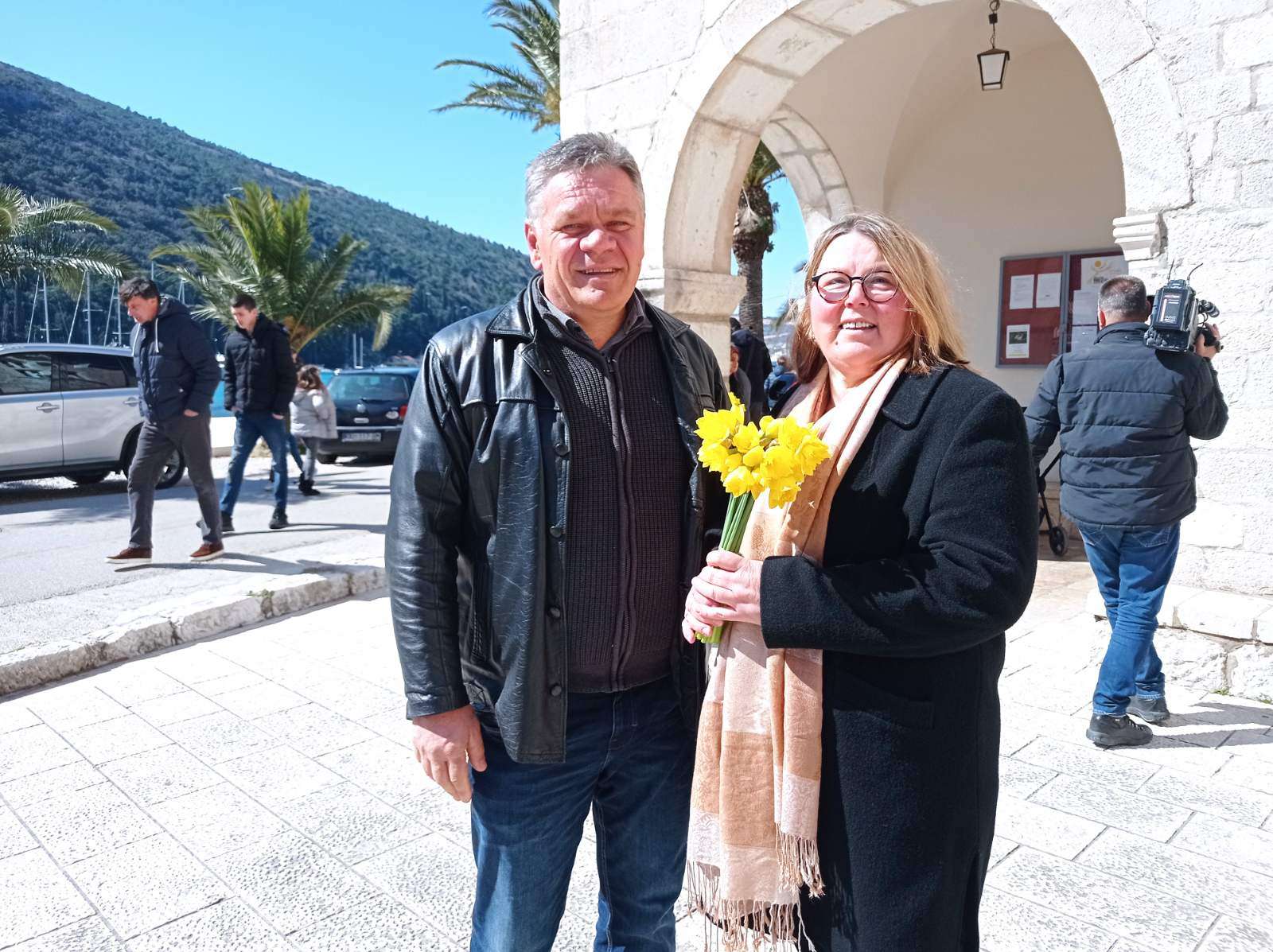 BUKET LJUBAVI Caritasovi volonteri uspješni u branju i prodaji lulica za pomoć izbjeglicama iz Ukrajine