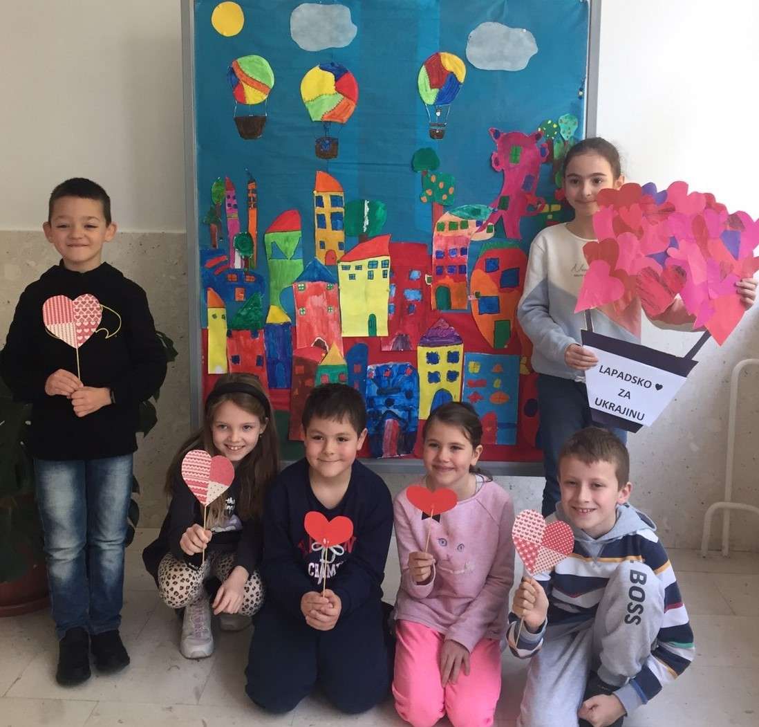 Učenici Osnovne škole Lapad pokazali veliko ‘’Lapadsko srce’’ prikupljanjem pomoći za djecu izbjeglice iz Ukrajine