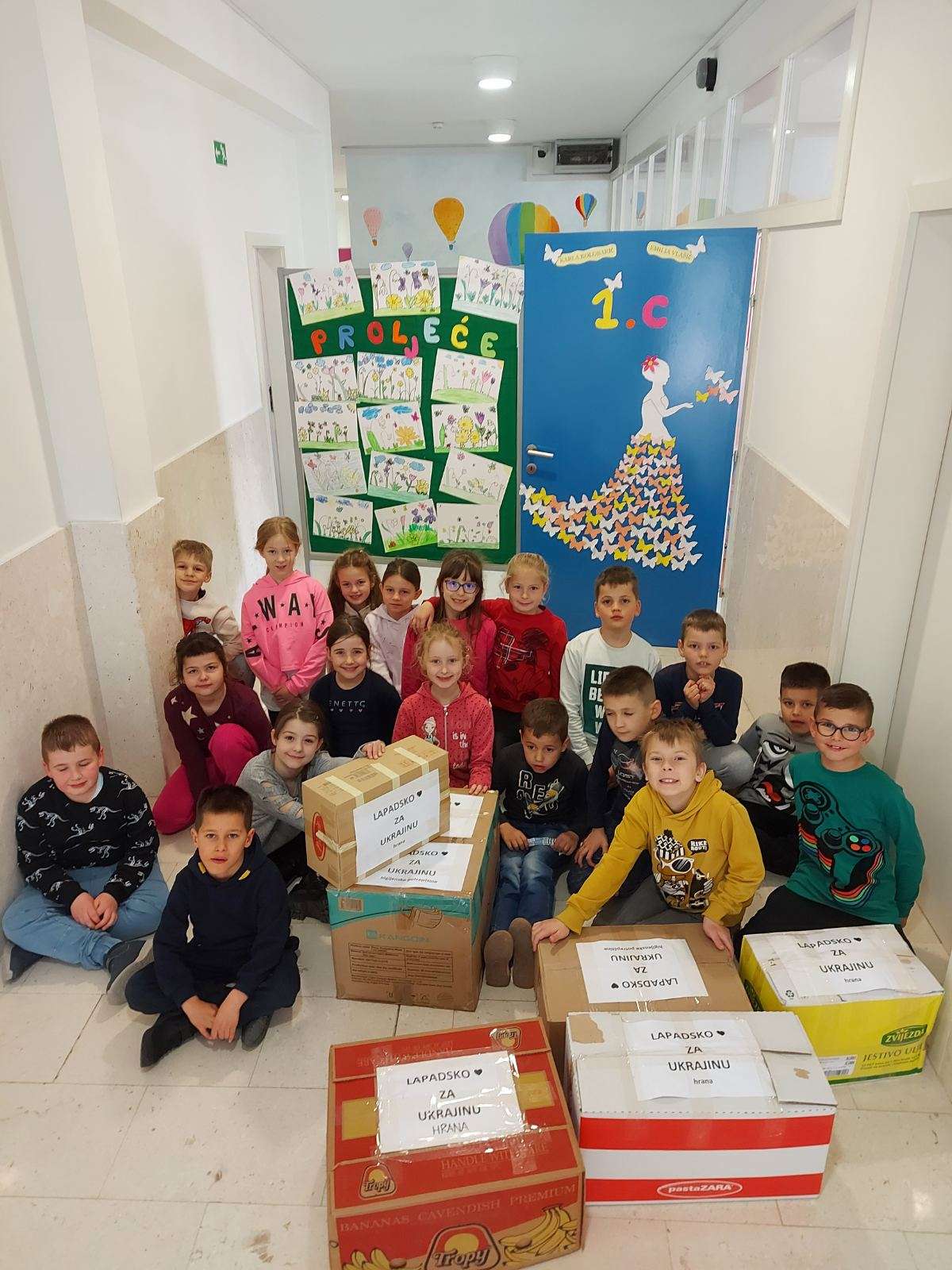 Učenici Osnovne škole Lapad pokazali veliko ‘’Lapadsko srce’’ prikupljanjem pomoći za djecu izbjeglice iz Ukrajine