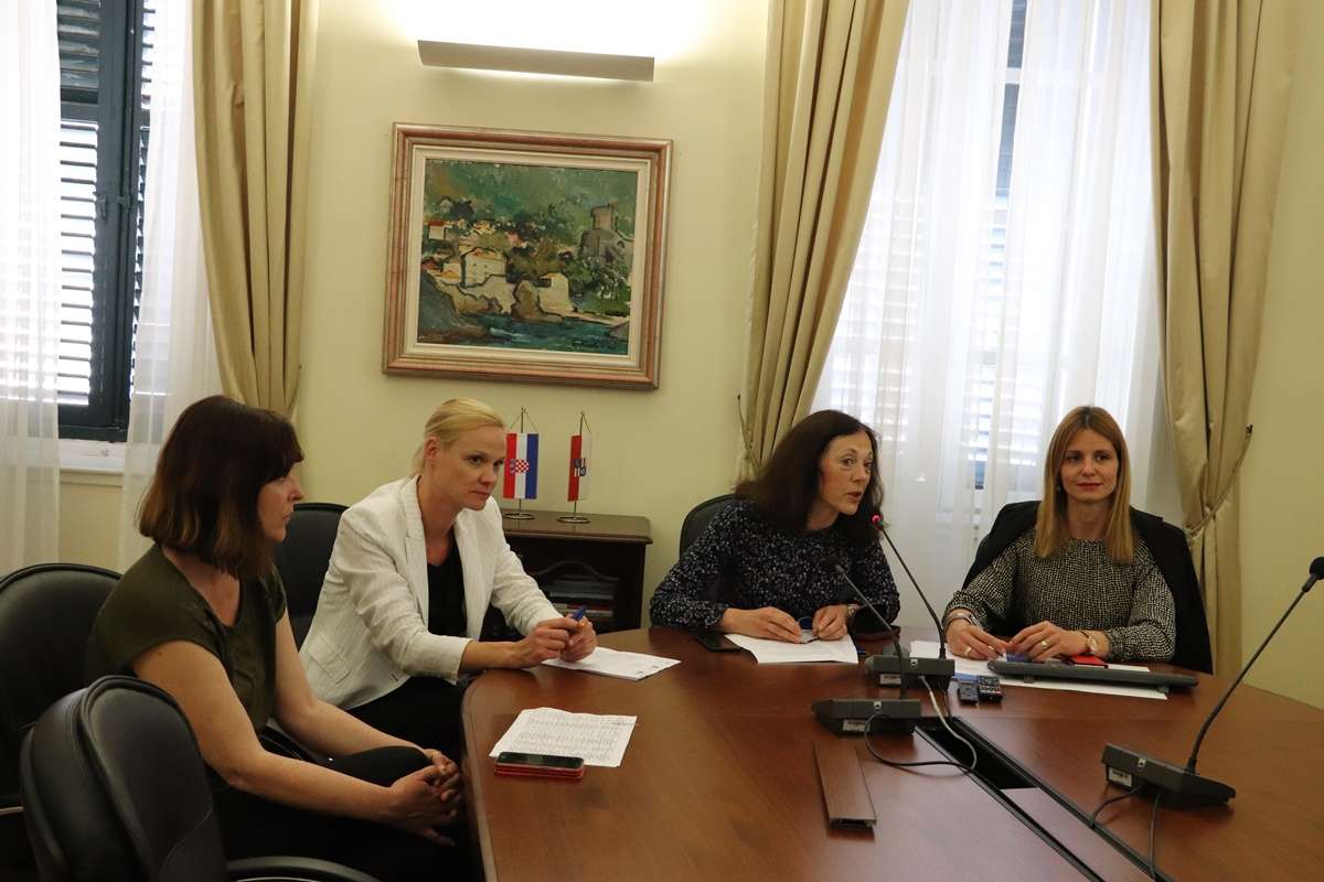 Josipov dom: Izložba crteža učenika osnovnih škola ''Siguran dom je jedini pravi dom''