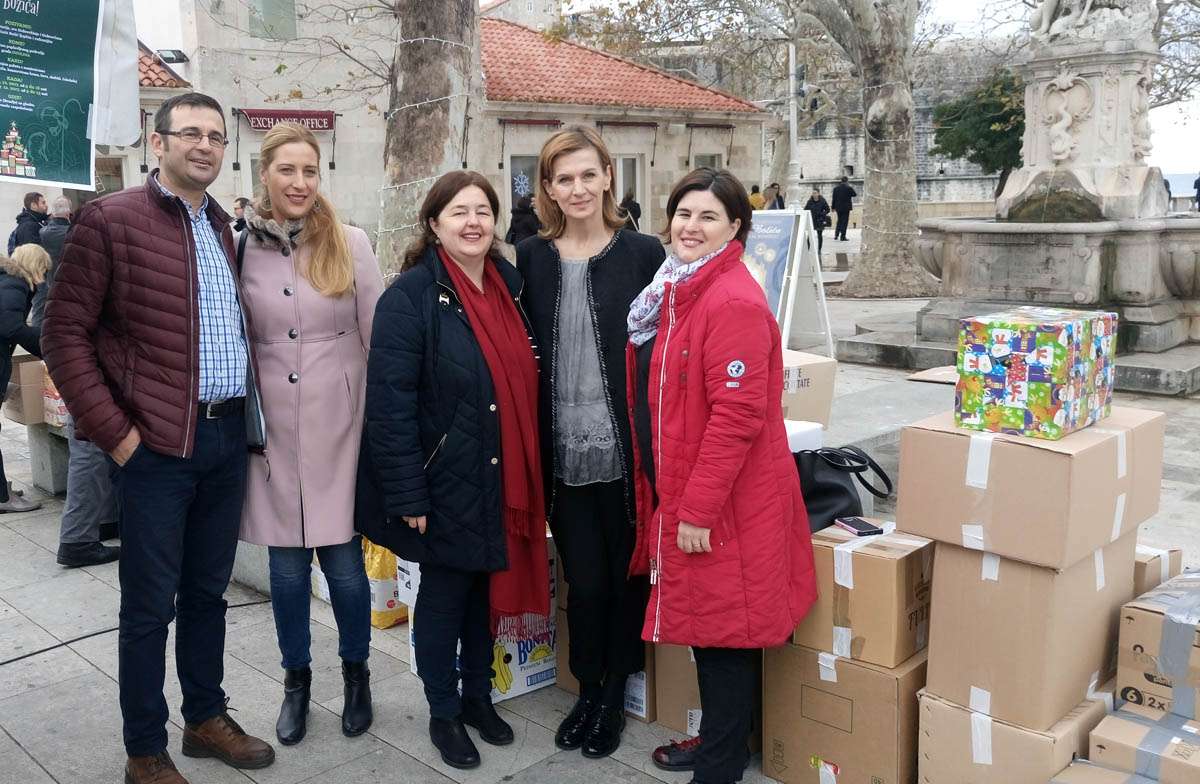 Podijelimo radost Božića 2017. - prikupljeno 5 tona pomoći za obitelji u Ogulinu