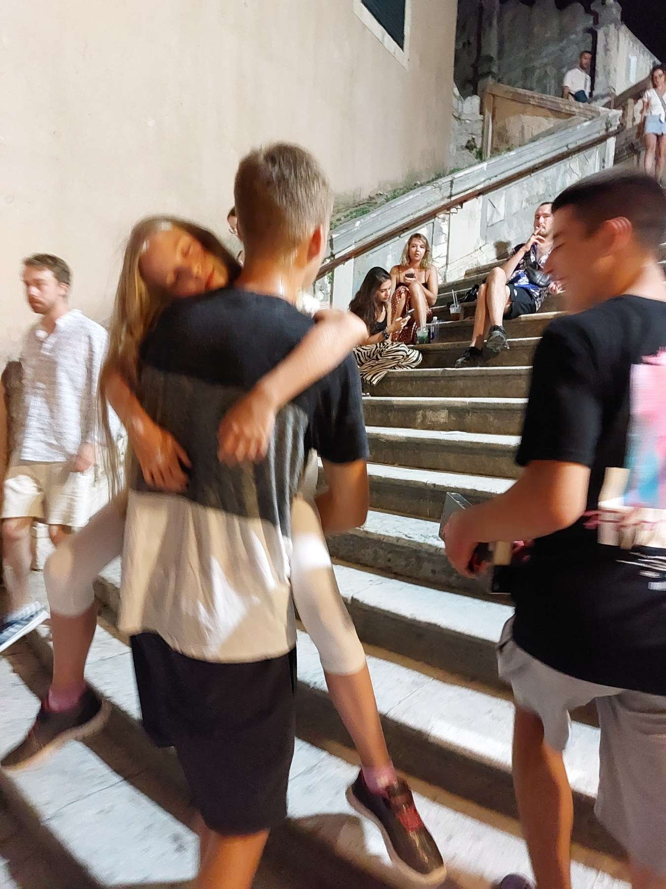 U ZAGRLJAJU LIBERTASA Prva skupina djece iz Ukrajine boravila u Dubrovniku u organizaciji Caritasa: ‘’Hvala vam svima!”