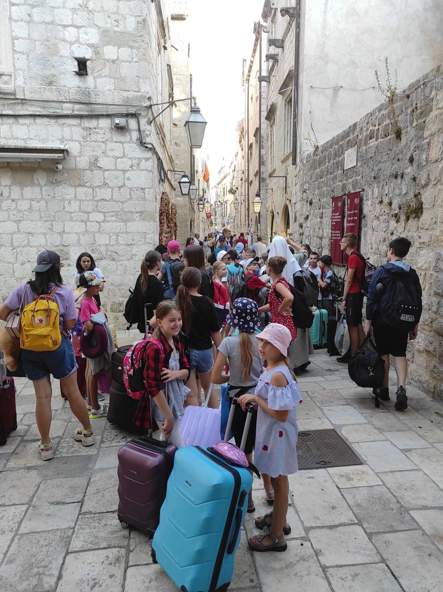 U ZAGRLJAJU LIBERTASA Prva skupina djece iz Ukrajine boravila u Dubrovniku u organizaciji Caritasa: ‘’Hvala vam svima!”