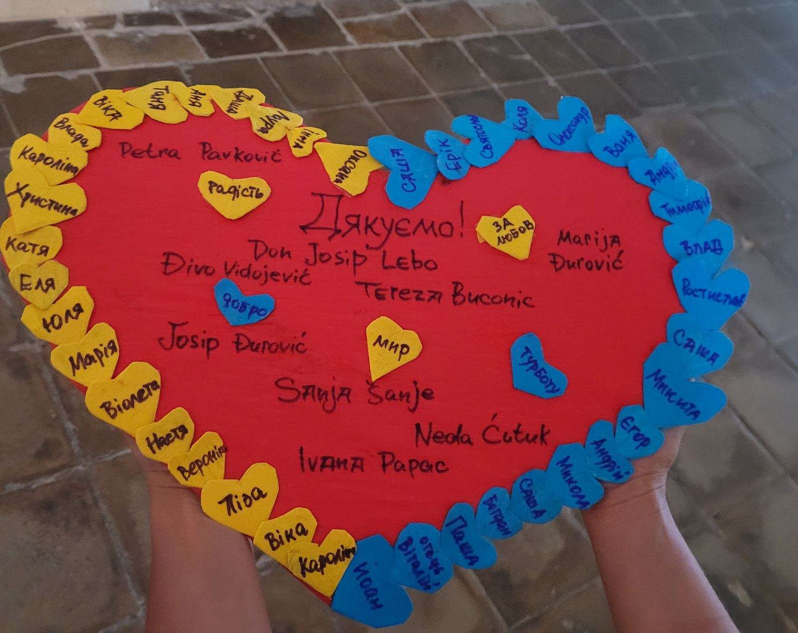 U ZAGRLJAJU LIBERTASA Prva skupina djece iz Ukrajine boravila u Dubrovniku u organizaciji Caritasa: ‘’Hvala vam svima!”