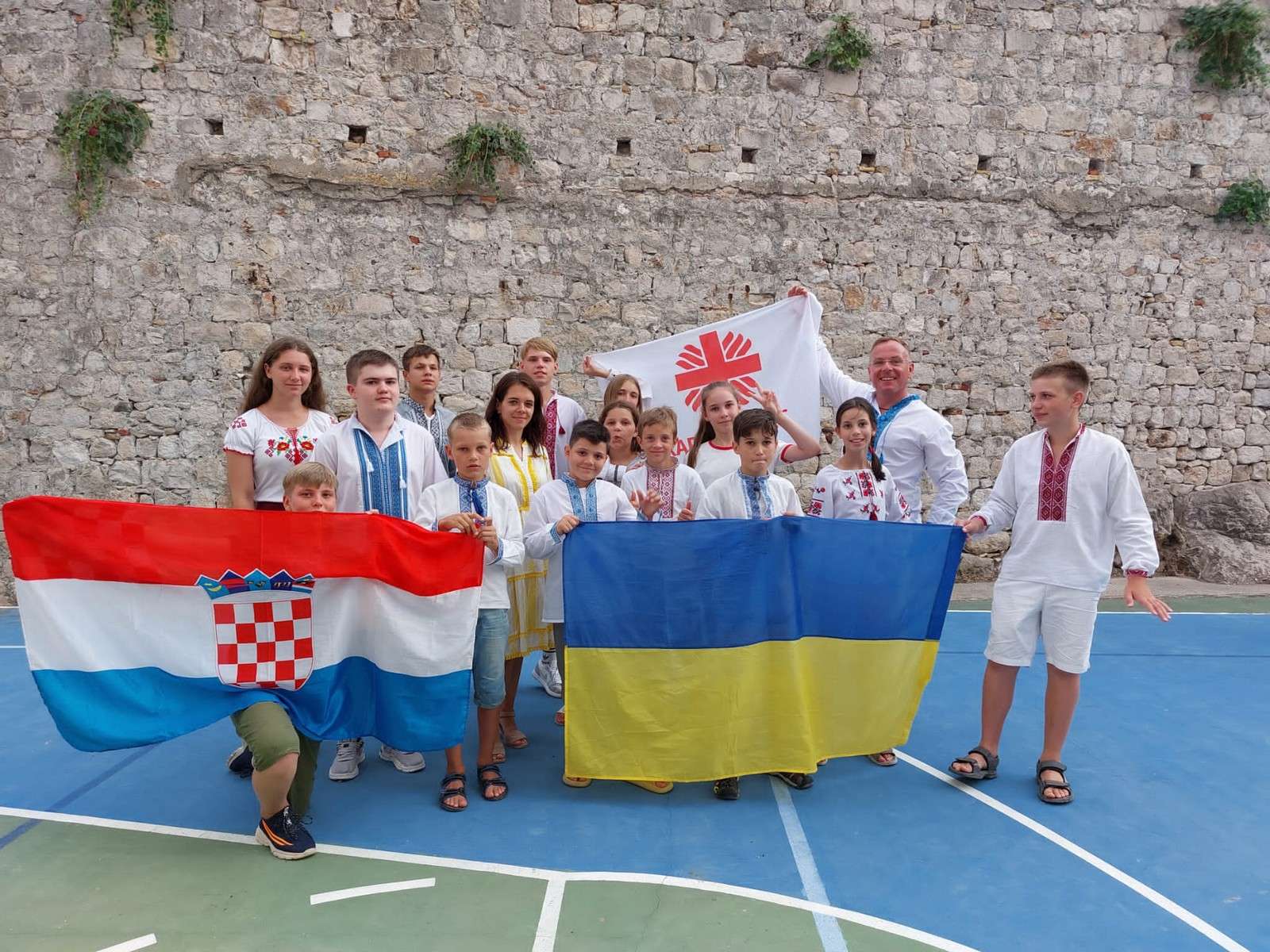 U ZAGRLJAJU LIBERTASA Caritas Dubrovačke biskupije ''zagrlio'' i drugu skupinu ukrajinske djece na ljetovanju