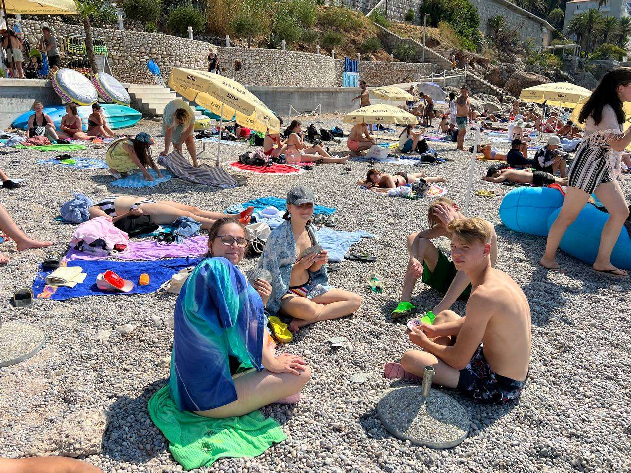 U ZAGRLJAJU LIBERTASA Caritas Dubrovačke biskupije ''zagrlio'' i drugu skupinu ukrajinske djece na ljetovanju