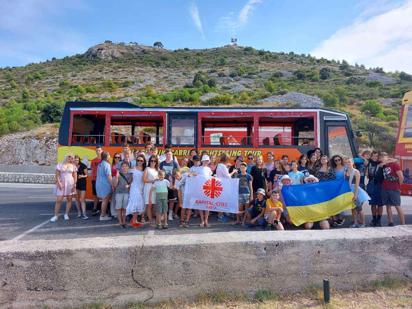 U ZAGRLJAJU LIBERTASA Caritas Dubrovačke biskupije ''zagrlio'' i drugu skupinu ukrajinske djece na ljetovanju