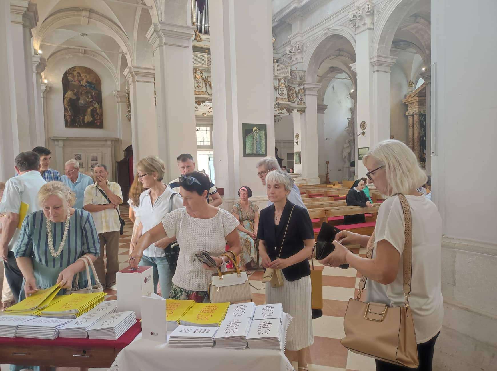 Putem akcije “Caritasove bilježnice” vjernici u svojim župama i crkvama i ove godine pomogli potrebitima