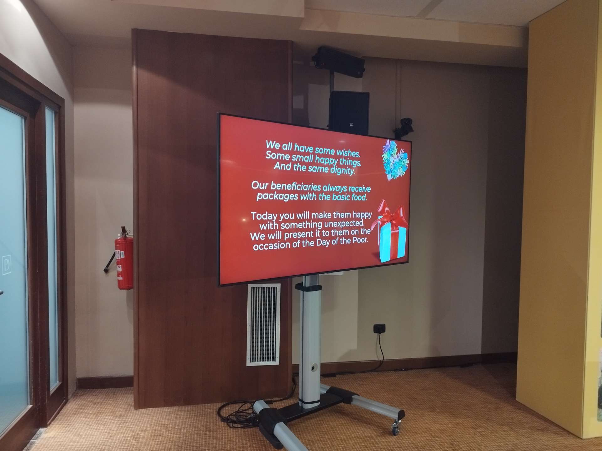Dobri ljudi iz 20 zemalja svijeta pripremili paketiće iznenađenja Caritasovim korisnicima za Šesti svjetski dan siromaha