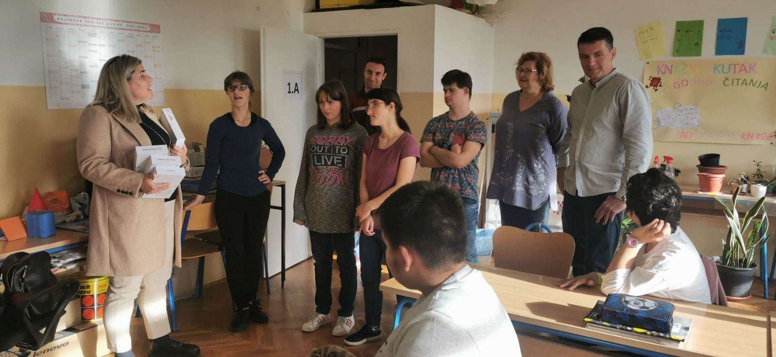 Uz akciju ‘’kuTI&JA za Caritas’’ kupljena oprema za učenike s teškoćama u razvoju