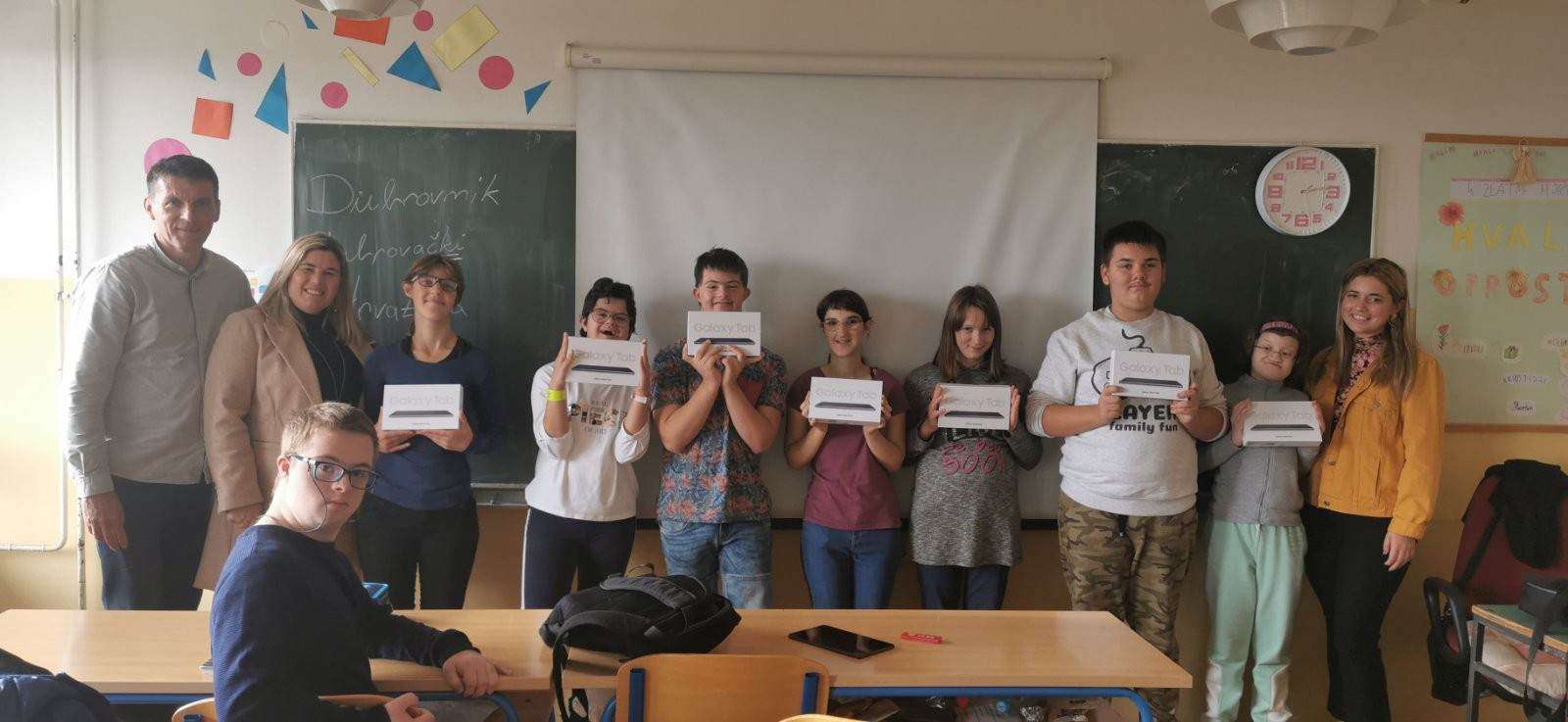 Uz akciju ‘’kuTI&JA za Caritas’’ kupljena oprema za učenike s teškoćama u razvoju