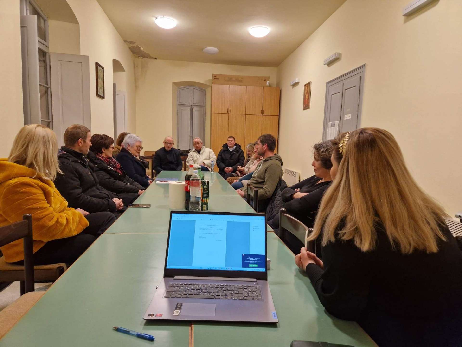 Korčula: radosni susreti s učenicima u školama i sastanci sa župnim Caritasima