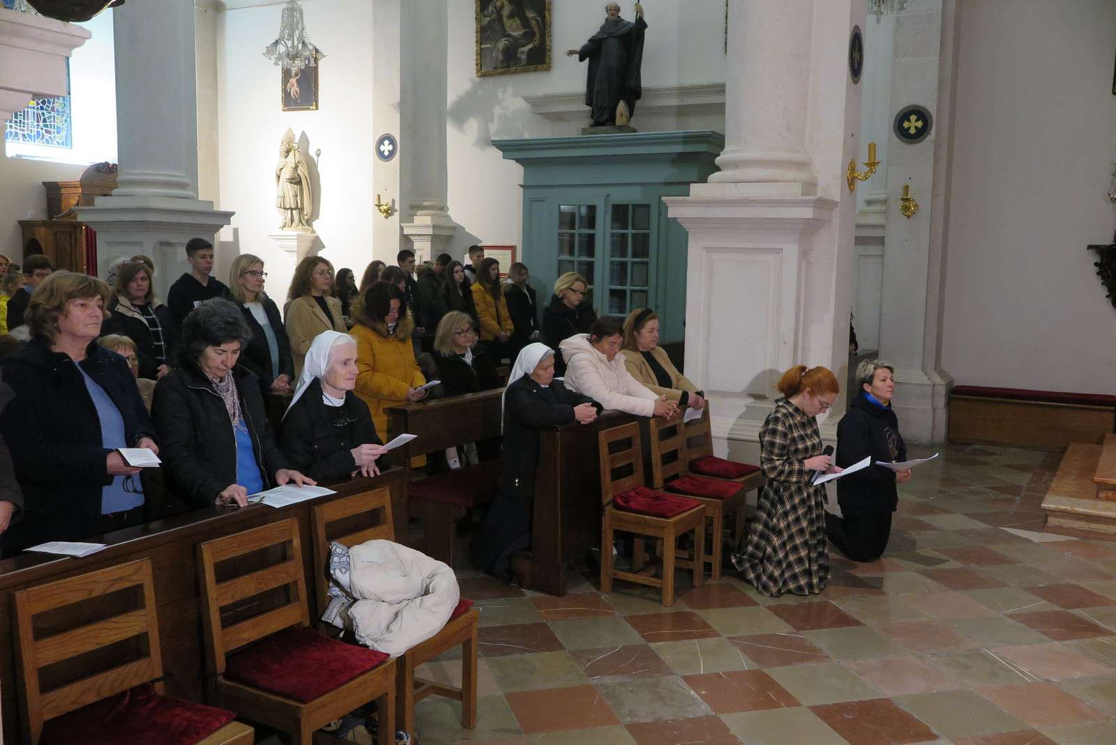 Dubrovčani i Ukrajinci u svetog Vlaha ujedinjeni u molitvi križnog puta za mir u Ukrajini