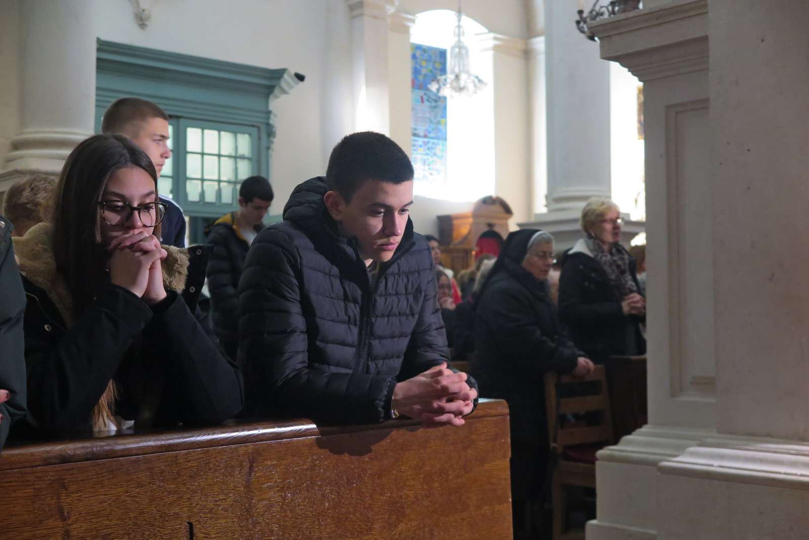 Dubrovčani i Ukrajinci u svetog Vlaha ujedinjeni u molitvi križnog puta za mir u Ukrajini