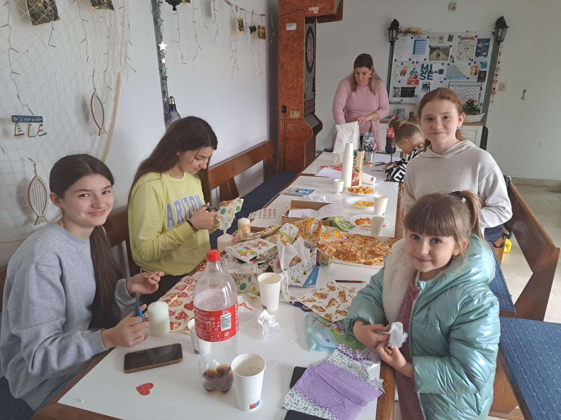 Caritas organizirao još jedno druženje Ukrajinaca uz psihosocijalnu i kreativnu radionicu za djecu i odrasle