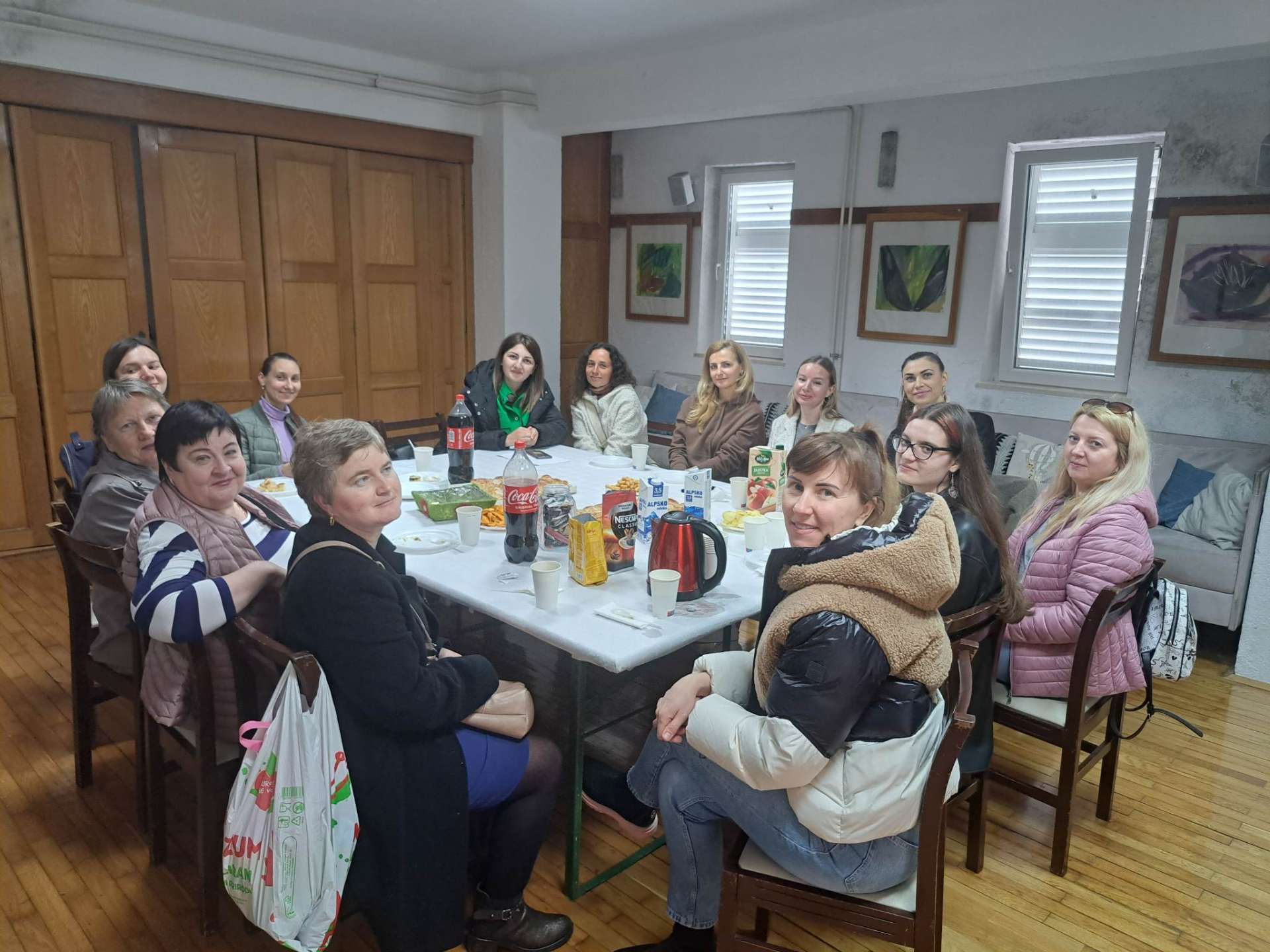Caritas organizirao još jedno druženje Ukrajinaca uz psihosocijalnu i kreativnu radionicu za djecu i odrasle