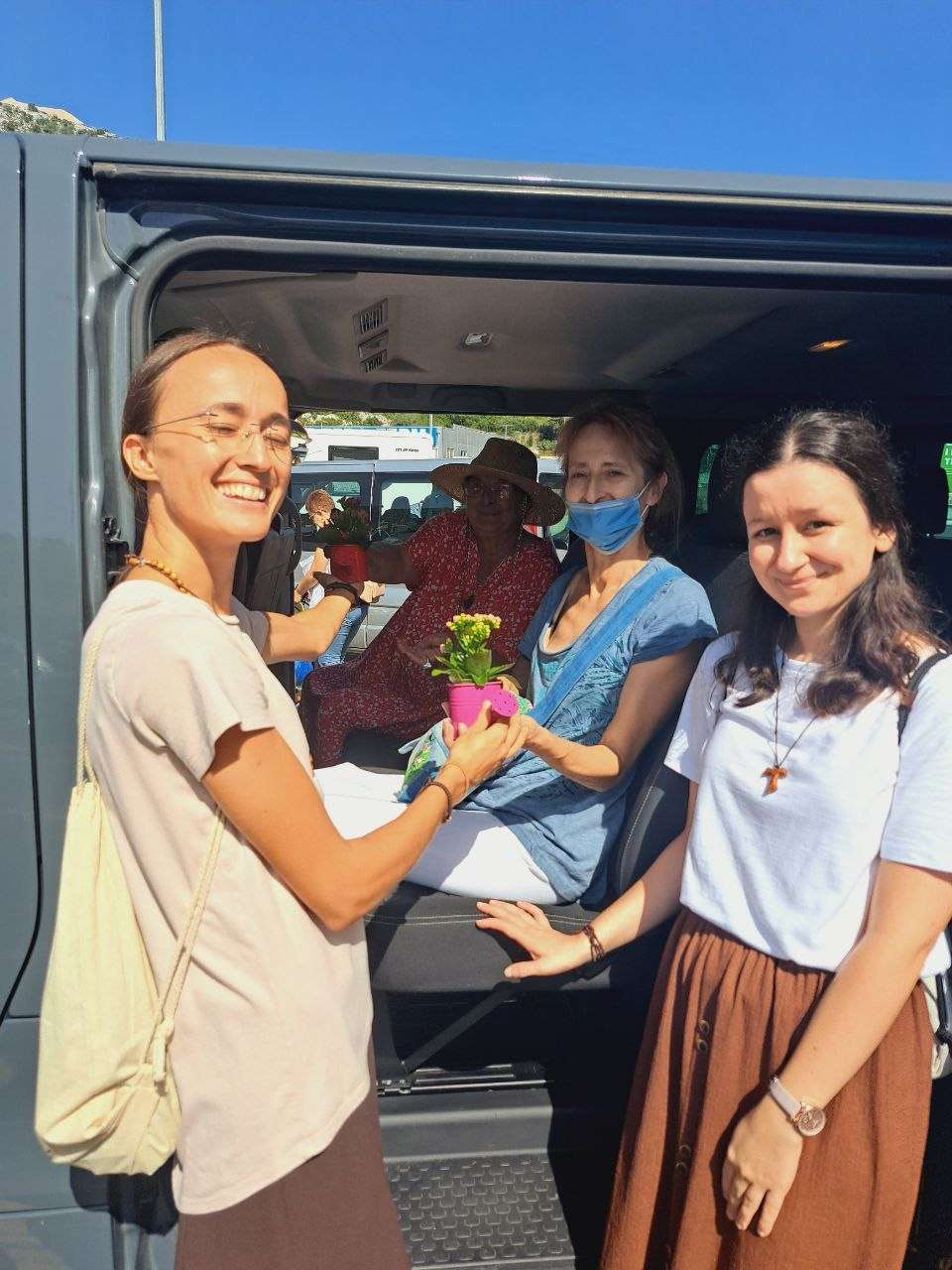 Tjedan Caritasa počeo odlaskom u kupovinu te kavu i kolač s osobama s invaliditetom