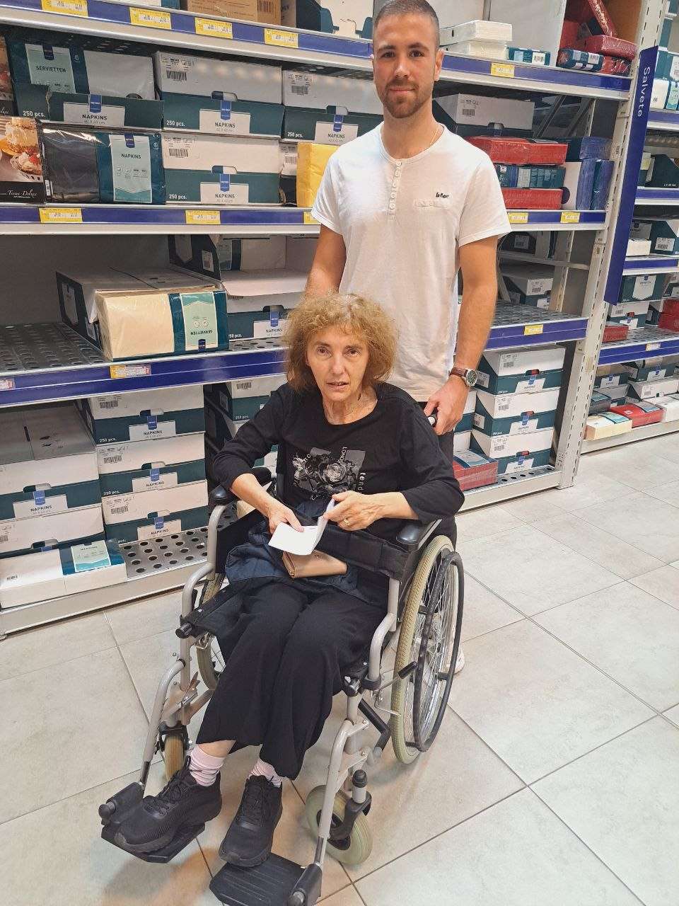 Tjedan Caritasa počeo odlaskom u kupovinu te kavu i kolač s osobama s invaliditetom