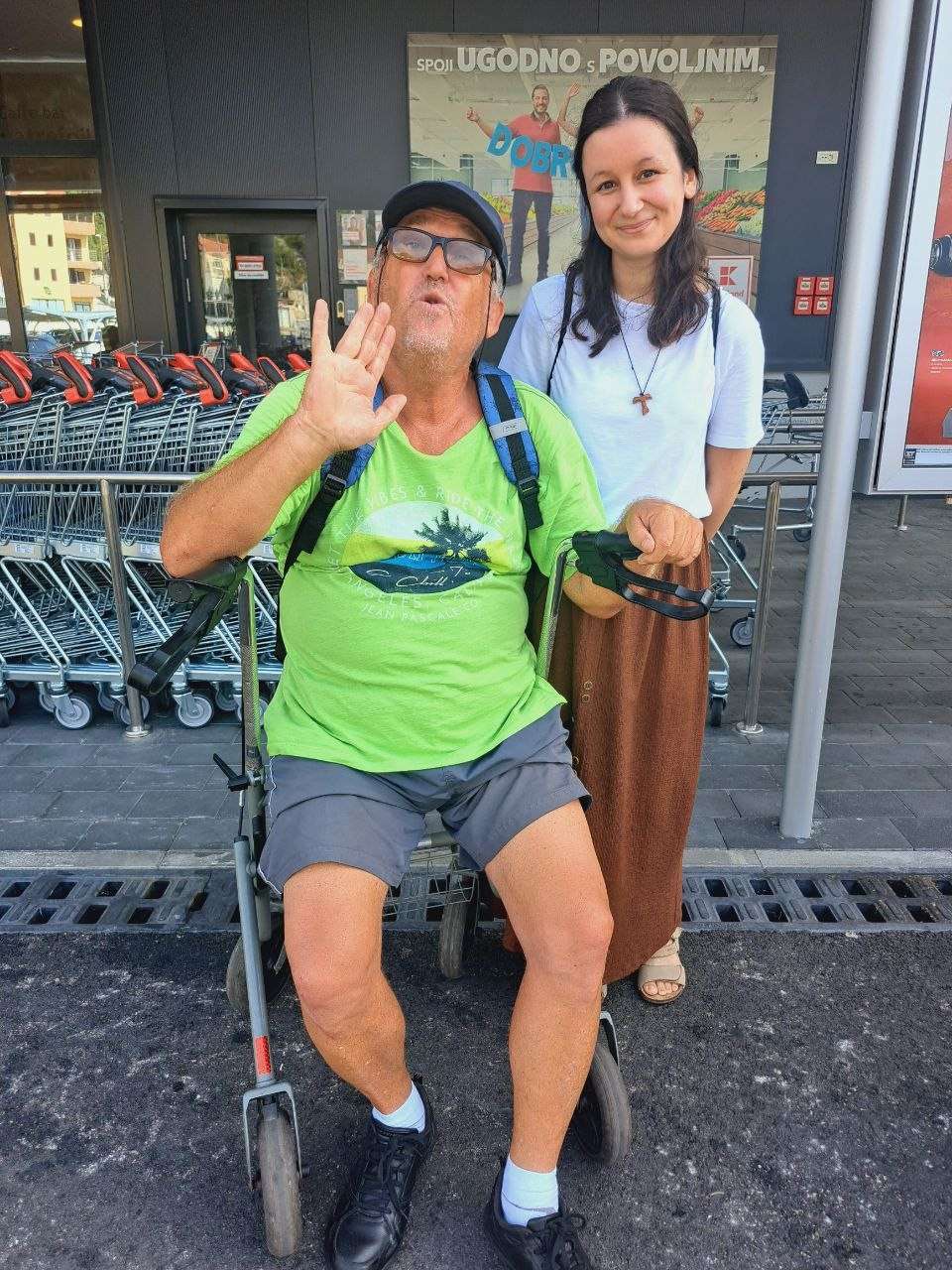 Tjedan Caritasa počeo odlaskom u kupovinu te kavu i kolač s osobama s invaliditetom