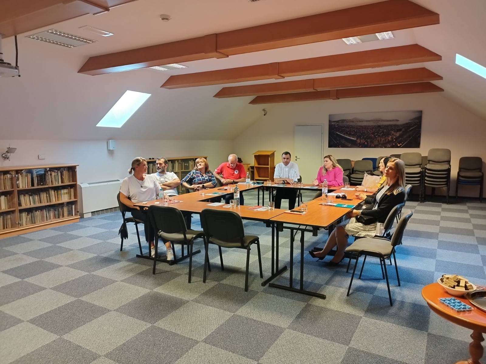 Susret pružatelja usluga posudionice medicinskih pomagala u organizaciji Caritasa