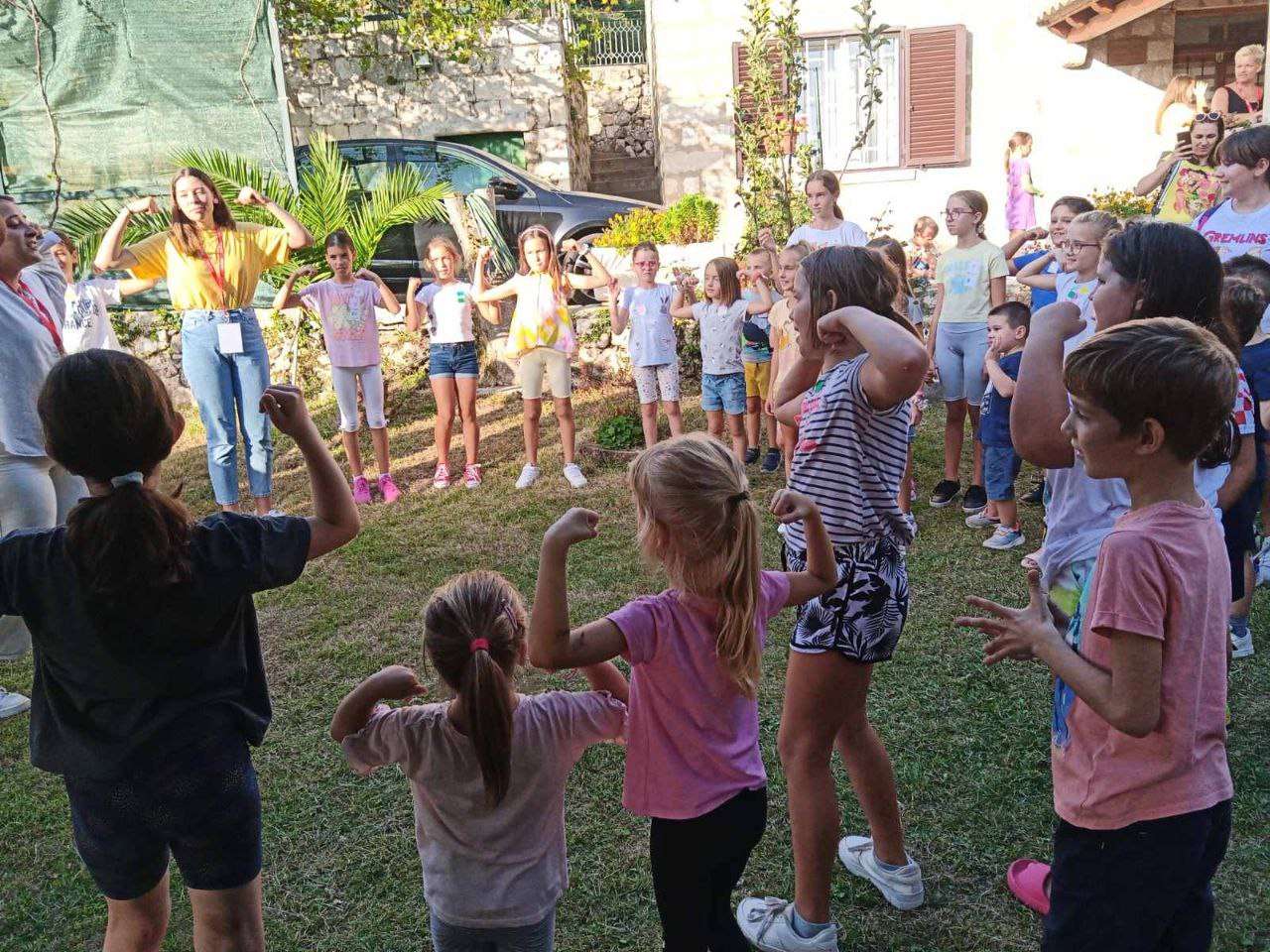 Mlini: Župni Caritas organizirao igre za djecu s humanitarnim ciljem