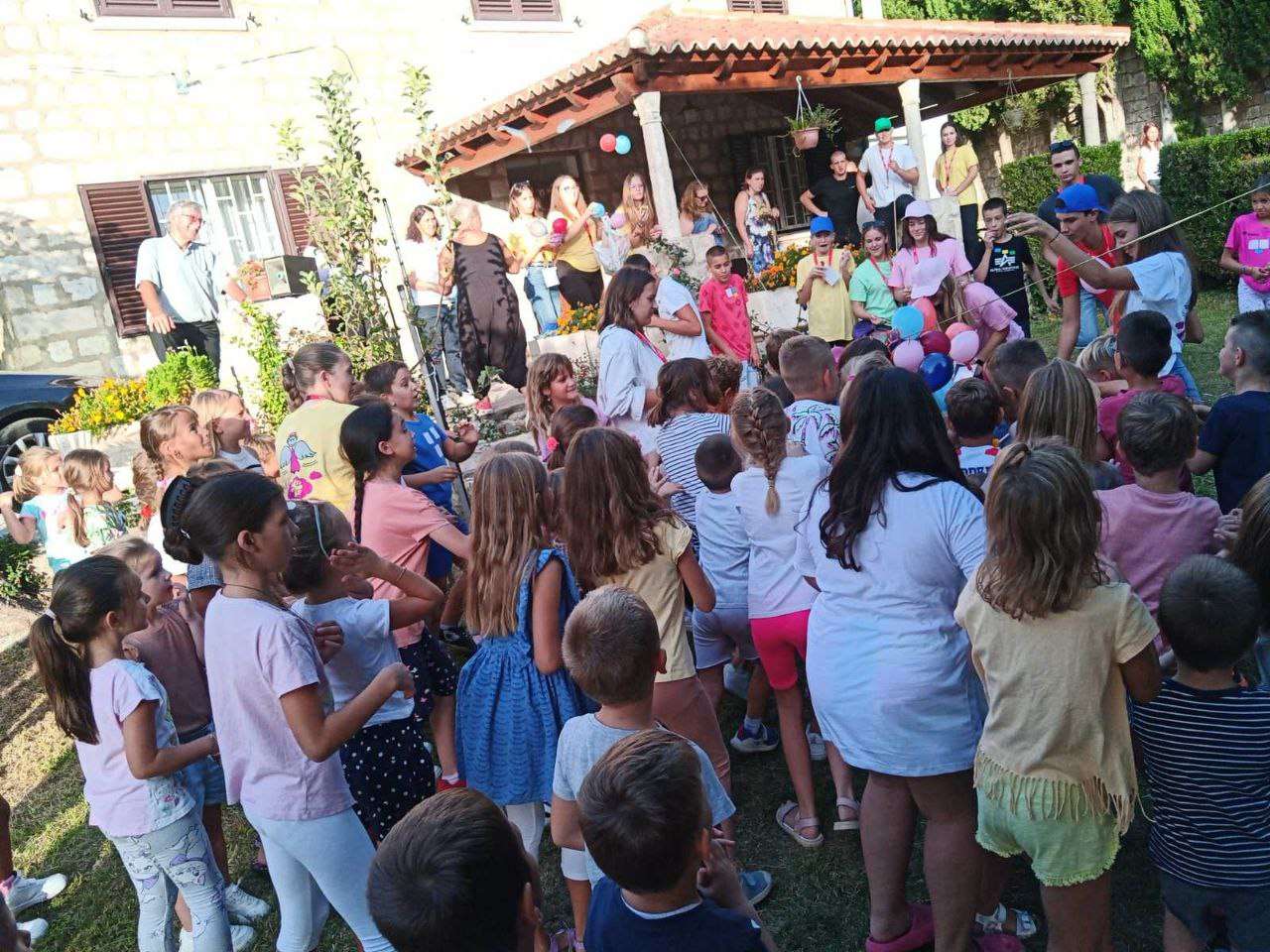 Mlini: Župni Caritas organizirao igre za djecu s humanitarnim ciljem