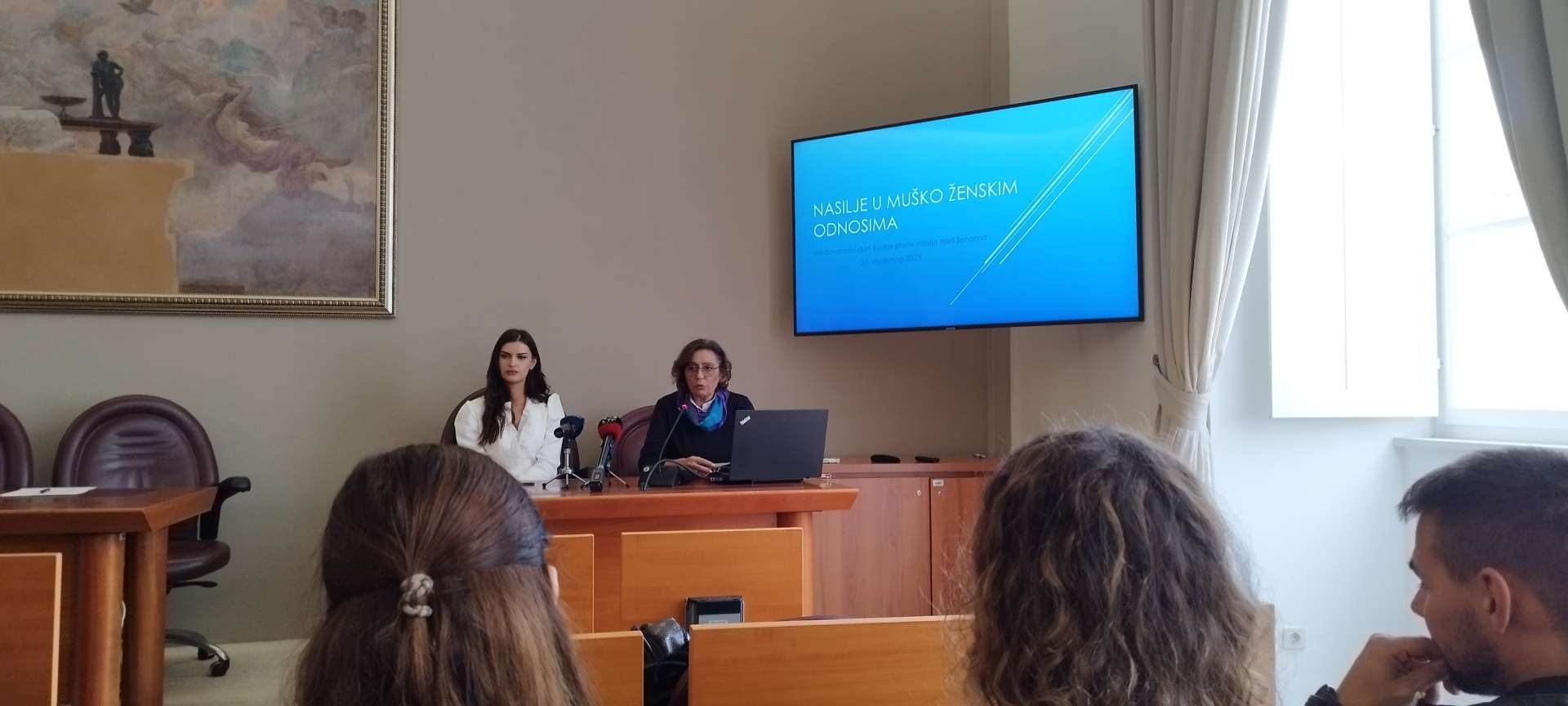 Djelatnice Caritasa na predavanju povodom Međunarodnog dana borbe protiv nasilja nad ženama
