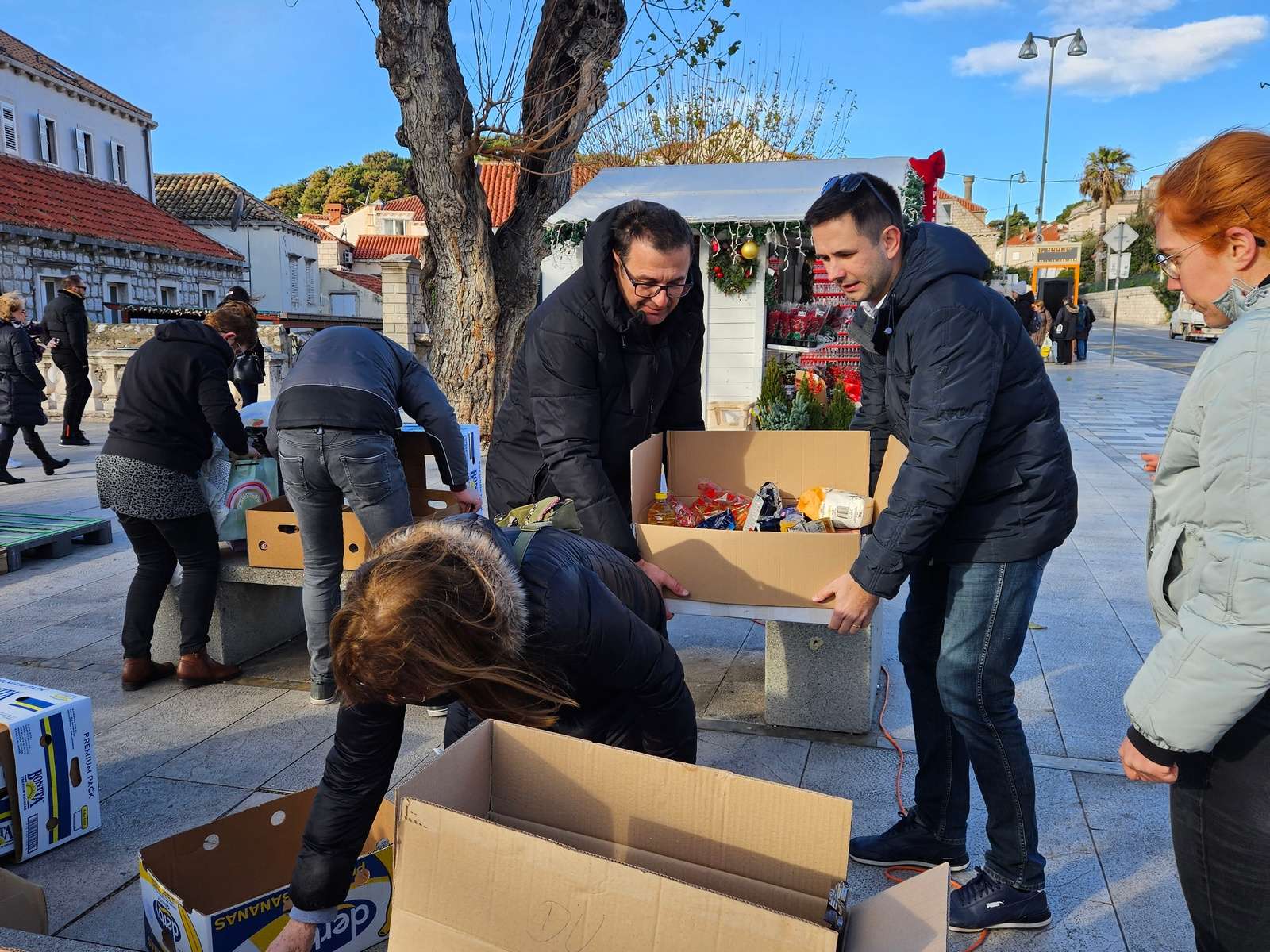 Započela 17. humanitarna akcija "Podijelimo radost Božića"