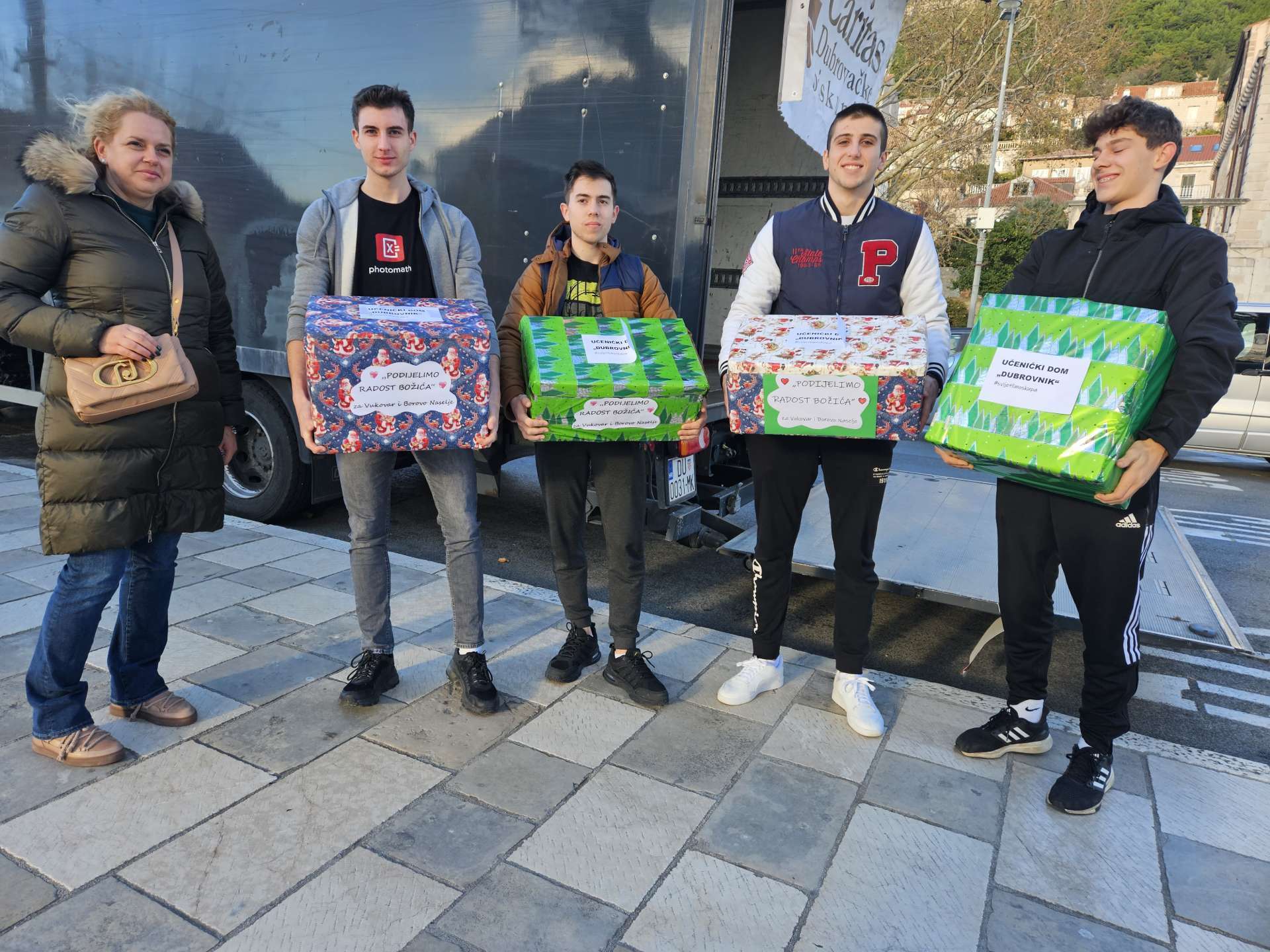 Započela 17. humanitarna akcija "Podijelimo radost Božića"