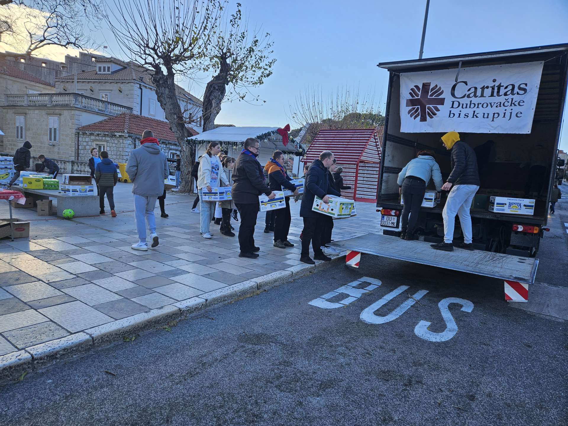 Započela 17. humanitarna akcija "Podijelimo radost Božića"